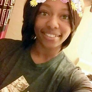 Meet your Posher, Desiree