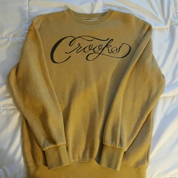 Crooks & Castles crewneck sweater (size M)