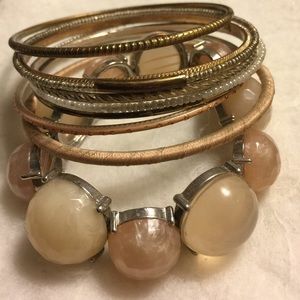 PRICE DROP !! Set of bangles and stretch bracelet