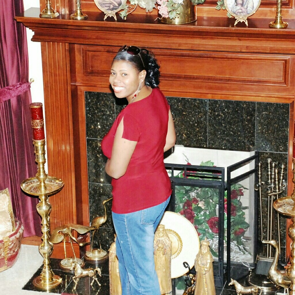 Meet your Posher, Cassandra