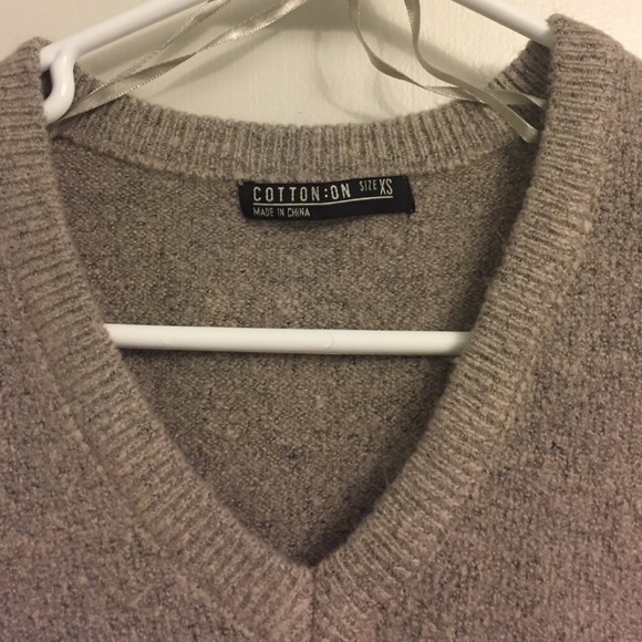 Cotton On sweater - Picture 3 of 4