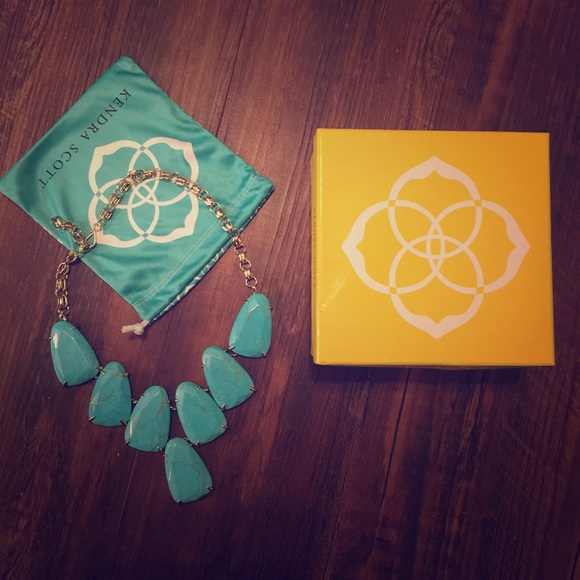 Kendra Scott "Harlow" Statement necklace