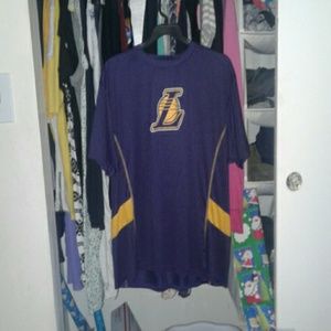 Men's Lakers shirt.