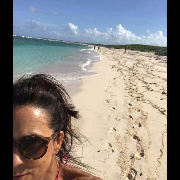 Meet your Posher, Dee - Picture 1 of 1