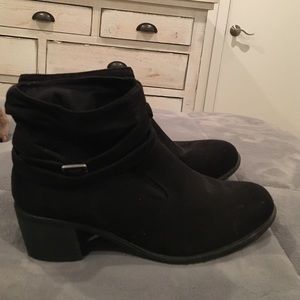Booties! American eagle!