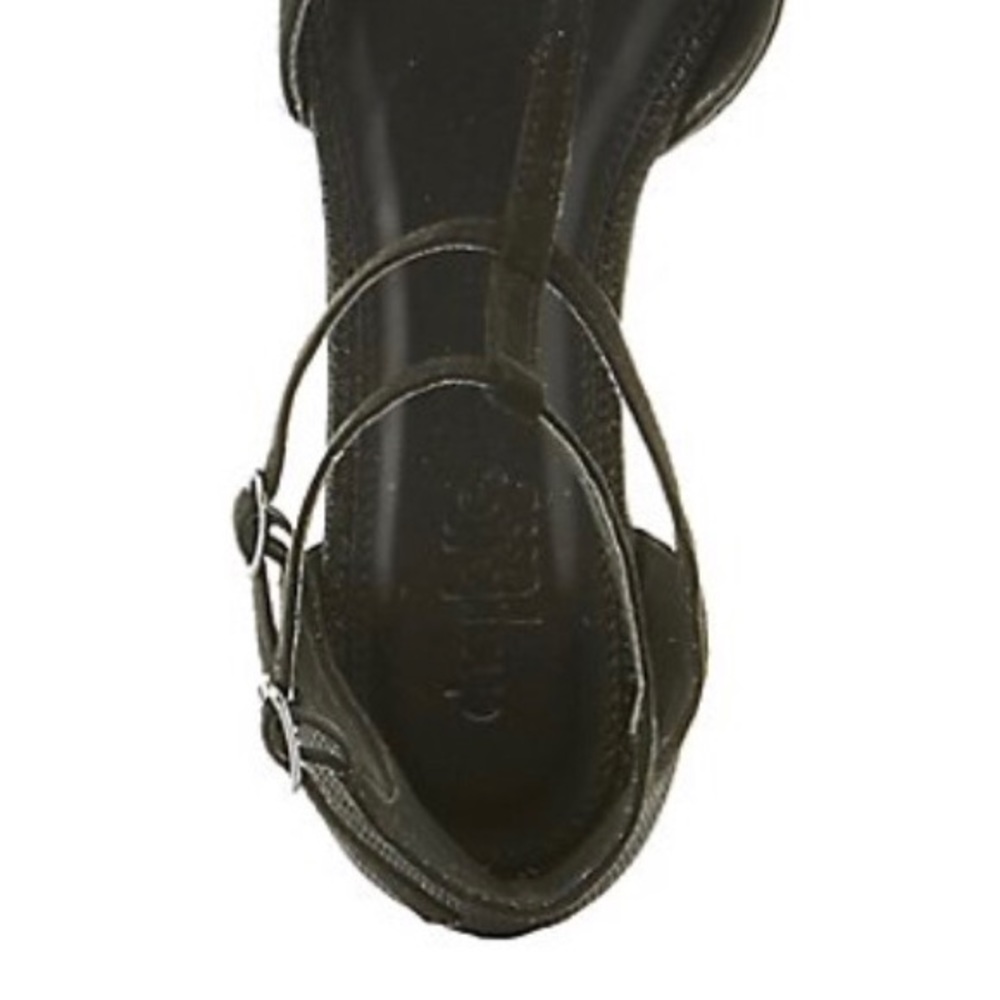 Shoes - Picture 4 of 4