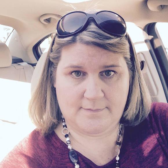 Meet your Posher, Leah