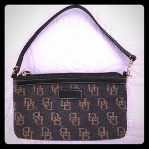 Dooney & Bourke logo wristlet