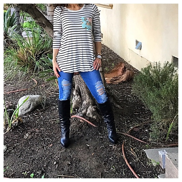 🆕 Floral back tunic ONE HOUR SALE - Picture 3 of 7