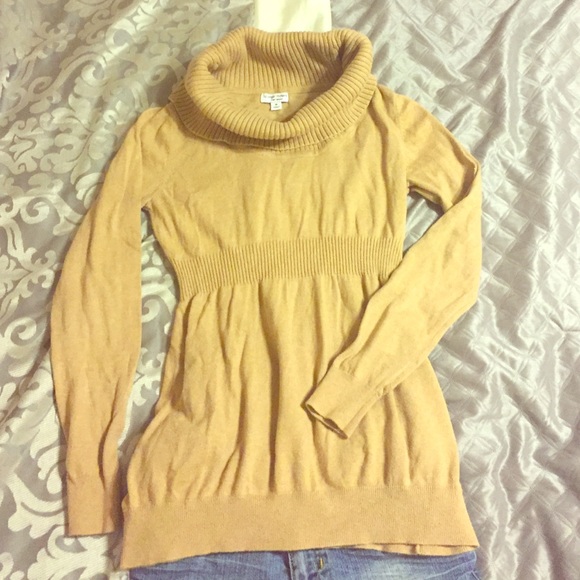 Maternity Sweater, tan, comfy & flattering