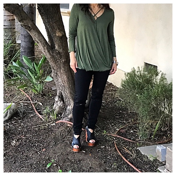 🆕Olive green faux wrap top LAST ONE SALE - Picture 3 of 4