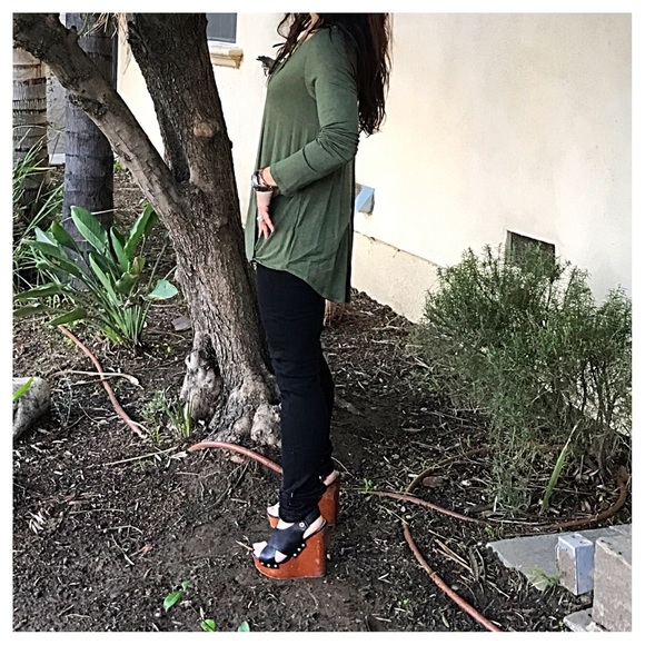 🆕Olive green faux wrap top LAST ONE SALE - Picture 4 of 4