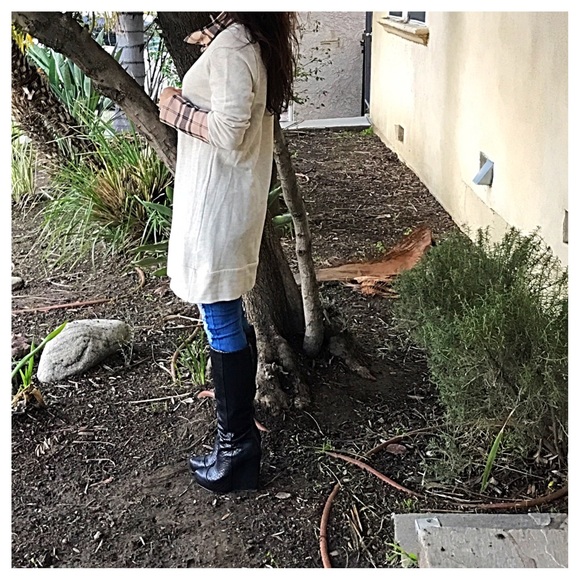 Chic French terry plaid trim tunic LAST ONE - Picture 3 of 4