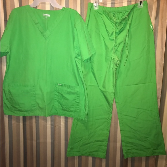 Landau scrub set