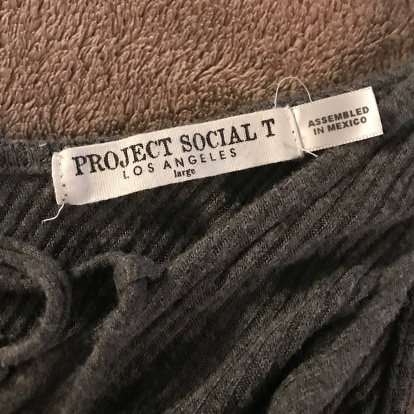 Gray ribbed Laceup tank - Picture 2 of 4