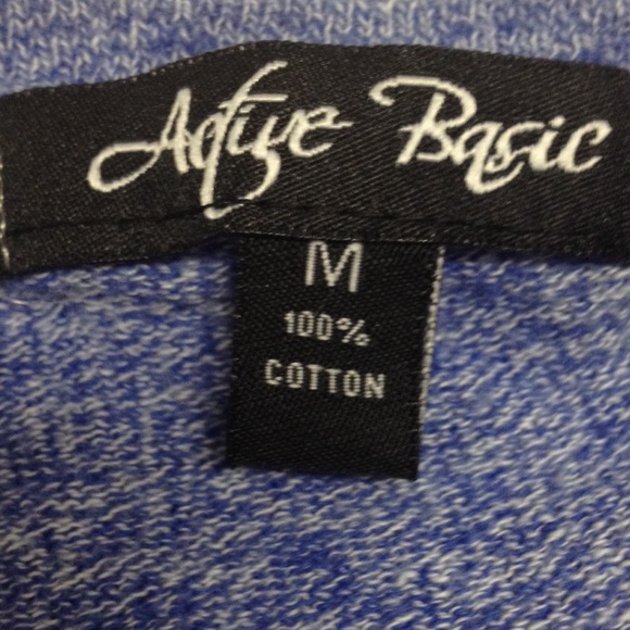 ♦️SALE♦️NWOTlight,light blue&white v-neck sweater - Picture 2 of 3