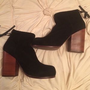 Jeffrey Campbell black suede booties❤