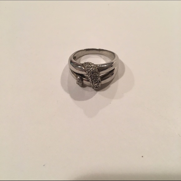 Silver ring - Picture 2 of 2