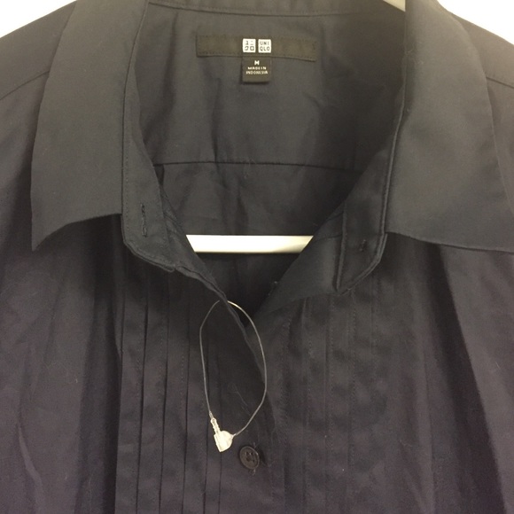 Uniqlo button down - Picture 2 of 4
