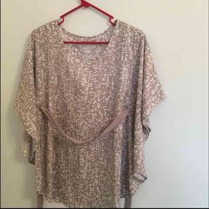 Very cute and comfortable maternity Blouse XS