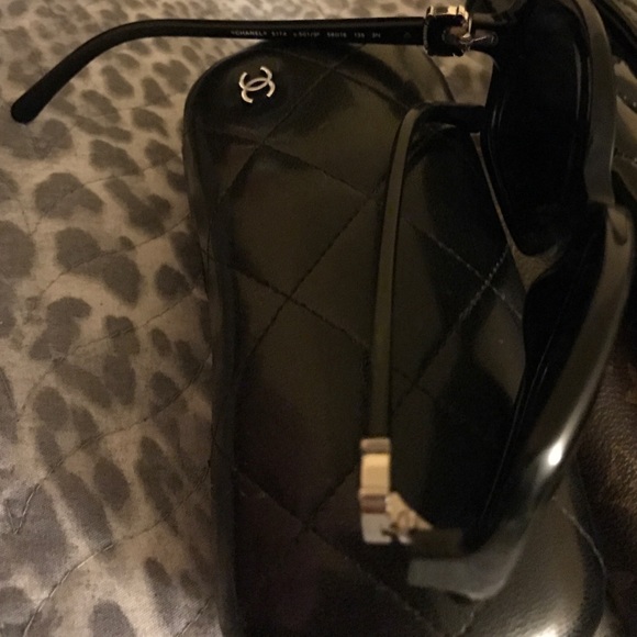 Chanel sunglasses.. (broken) - Picture 6 of 7