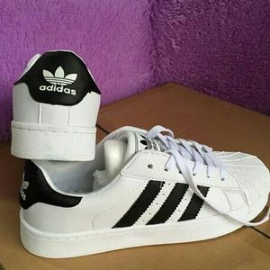 Adidas Superstar - Black Stripe - Size: 5.5