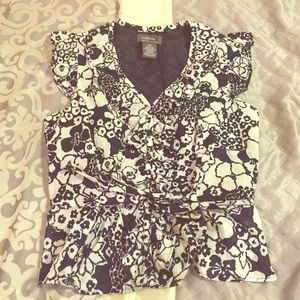 Chic floral sleeveless button up dress top