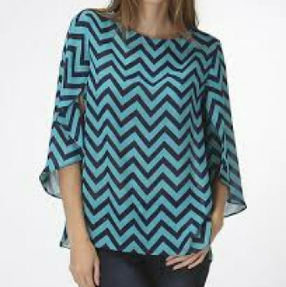 🌷Chevron tulip sleeve top
