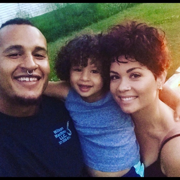 Meet your Posher, Amanda - Picture 5 of 8