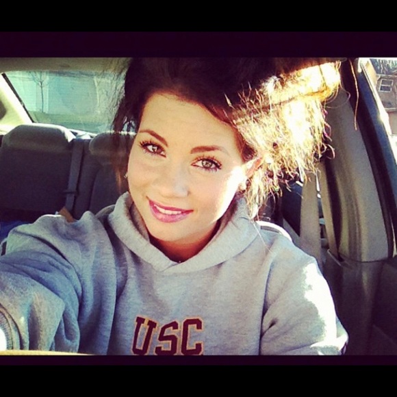 Meet your Posher, Amanda - Picture 7 of 8