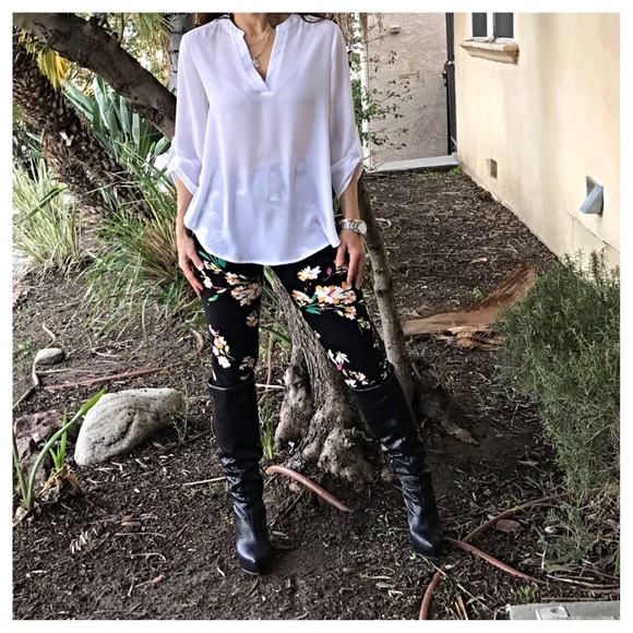 🆕 black floral print leggings LAST ONE - Picture 3 of 4