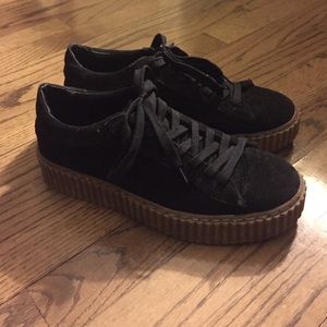 Black "creeper" shoes