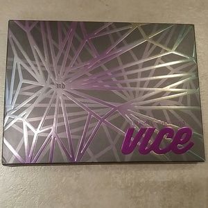 Urban Decay Vice Eyeshadow Palette