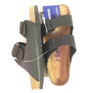 Brand new Birkenstock Arizona. US 9.5-10/EU 40.