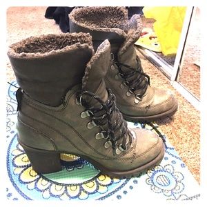 High heel boots/ ankle boots