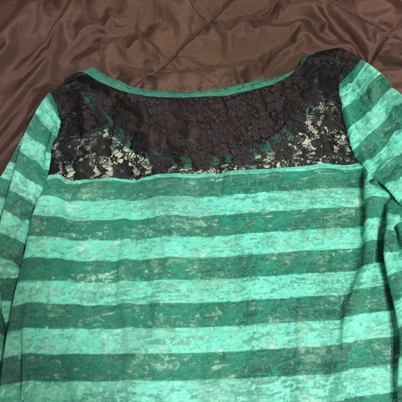 Maurices shirt - Picture 2 of 2