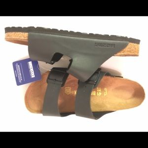 Brand new Birkenstock Arizona. US 10.5-11/EU 41.