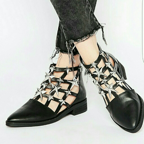 Eeight cut out boots