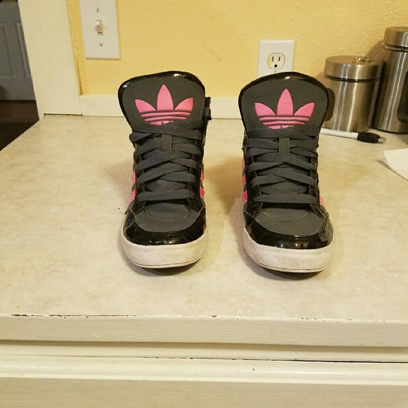 Adidas Hightop tennis shoes