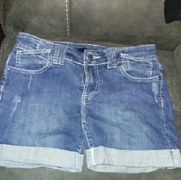 Vigoss Jean Shorts INCLUDED IN BUNDLE