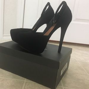 Black pump, from just fab.