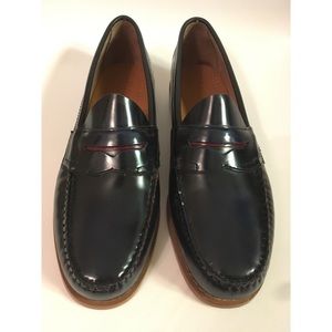 BRAND NEW. Weejuns Leather Penny Loafers. US 9.5.