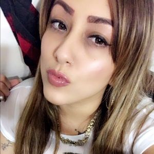 Meet your Posher, Jenny