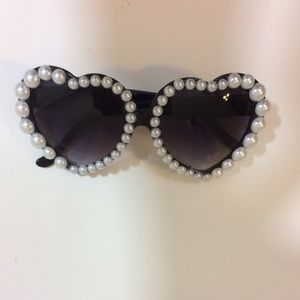 Rue 21 heart sunglasses