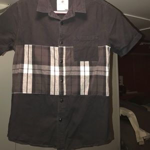 Black and white On the Bayas shirt