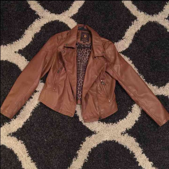 Cute leather jacket!