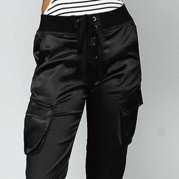 🚨1 HR SALE🚨HAILEE satin joggers - BLACK - Picture 3 of 3