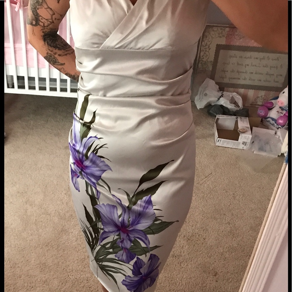 London Times Satin dress Size 4
