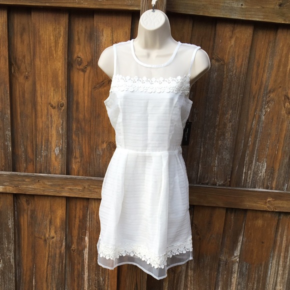 Romeo & Juliet Couture Dress - Picture 1 of 4