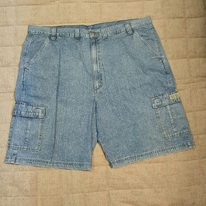 🎉FINAL PRICE DROP🎉 Wrangler Men's Cargo Shorts